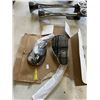 Image 5 : HARLEY DAVIDSON SIDEVIEW MIRRORS AND STEERING WHEEL AND TRUCK HORN