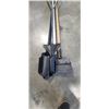 Image 2 : 4 GARDENING TOOLS