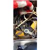 Image 3 : BOX OF HORSE ACCESSORIES