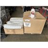 Image 1 : 2 CASES OF 32 OZ COLD DRINK CUPSW/ LIDS - 500 SETS TOTAL
