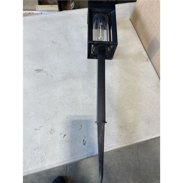 BOX OF 10 SOLAR LIGHTS WITH GROUND STAKES
