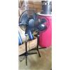 Image 1 : 2 BLACK FLOOR FANS