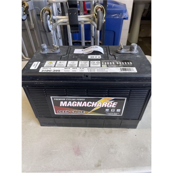 MAGNACHARGE 12V DEEP CYCLE BATTERY, CHARGED