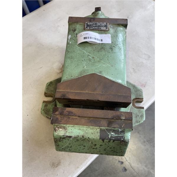 LARGE HEAVY BENCH VICE
