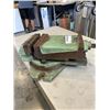 Image 2 : LARGE HEAVY BENCH VICE