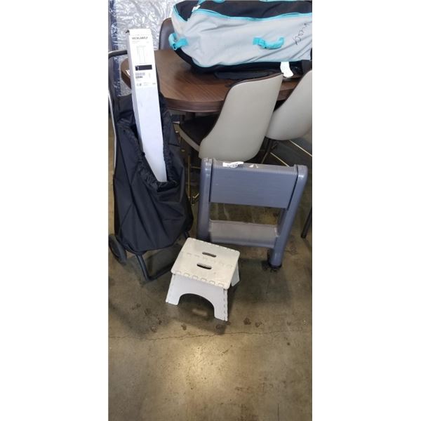 2 FOLDABLE STEPS AND A FOLDABLE SHOPPING CART