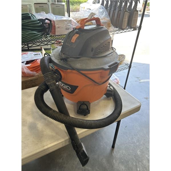 RIGID WET DRY VACUUM. 4.25 HORSE POWER. WORKING