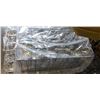 Image 2 : 6 COMMERCIAL CRATES OF 24 WATER GLASSES