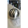 Image 2 : 7 ASSORTED SIZED STEEL FOUNTAIN BALLS