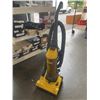 Image 1 : EUREKA VACUUM, WORKING