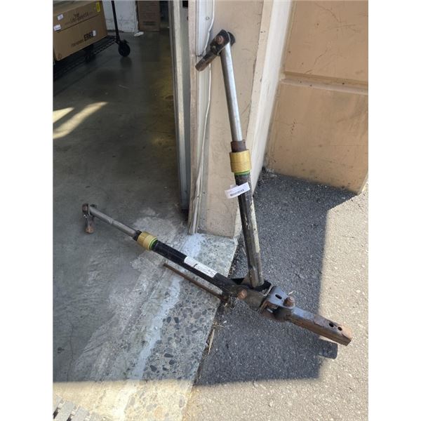 HITCH MOUNT VEHICLE TOW BAR