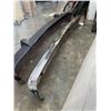Image 5 : 2 SQUARE BODY DODGE BUMPERS