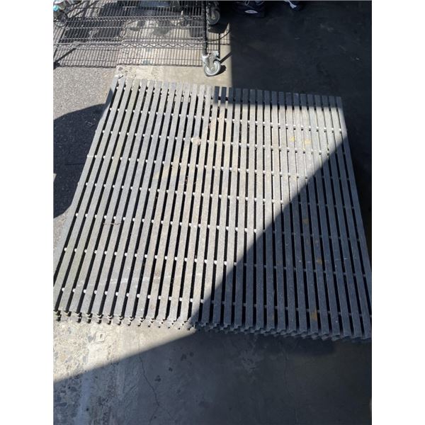 FIBERGLASS WALK / GRATE PANELS, 4FTX4FT X3 AND 2FTX4FT X2