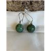 Image 2 : 3 PAIRS OF VINTAGE SEMI PRECIOUS STONE BEADS EARRINGS