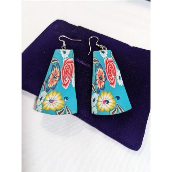 PAIR OF HAND PAINTED DESIGNER EARRINGS, UNMARKED