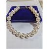 Image 1 : EXTRA LARGE PEARLS CHOKER NECKLACE