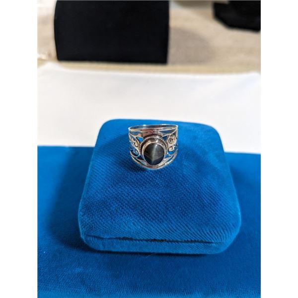 VINTAGE 925 STERLING SILVER RING, SIZE 8