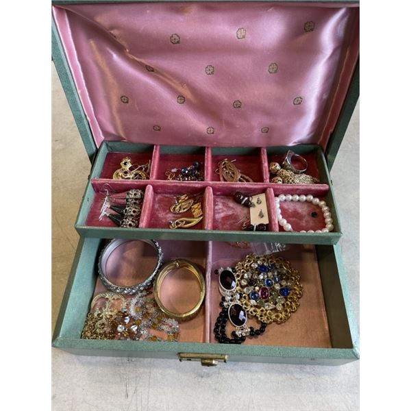 JEWELLERY BOX FULL OF ASORTED ESTATE AND COSTUME JEWELLERY