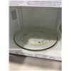 Image 3 : PANASONIC MICROWAVE AND 2 SCALES
