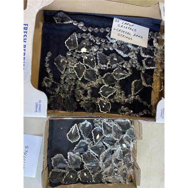 TRAY OF LARGE AND SMALL CHANDELIER CRYSTALS