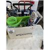 Image 4 : 2 BOXES OF ASSORTED HOUSEHOLD AND DECOR