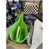 Image 5 : 2 BOXES OF ASSORTED HOUSEHOLD AND DECOR