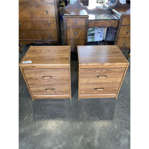 PAIR OF OAK 2 DRAWER NIGHTSTANDS