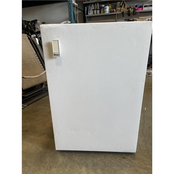WOODS 33" BAR FRIDGE. MODEL WV13-UA. WORKING