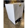 Image 4 : WOODS 33" BAR FRIDGE. MODEL WV13-UA. WORKING
