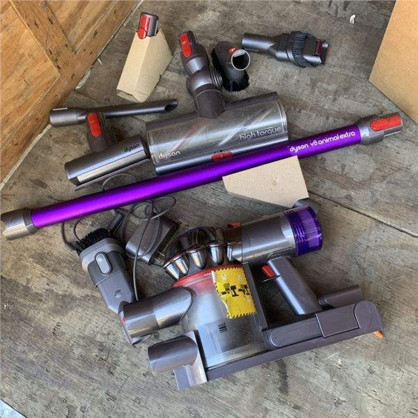 DYSON V8 ANIMAL CORDLESS STICK VACUUM WITH ACCESSORIES AND CHARGER WORKING