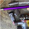 Image 4 : DYSON V8 ANIMAL CORDLESS STICK VACUUM WITH ACCESSORIES AND CHARGER WORKING
