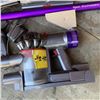 Image 5 : DYSON V8 ANIMAL CORDLESS STICK VACUUM WITH ACCESSORIES AND CHARGER WORKING