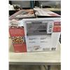 Image 3 : BLACK AND DECKER 4 SLICE AIR FRYER TOASTER OVEN - TESTED WORKING, RETAIL $179