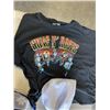 Image 2 : CANUCKS HOODIE, GUNS N ROSES T SHIRT AND WINNIPEG JETS TOQUE