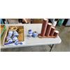 Image 1 : TRAY OF NEW VASES AND WOODEN CANDLE SET