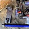 Image 2 : DYSON V8 TOTAL CLEAN CORDLESS STICK VACUUM WITH ACCESSORIES AND CHARGER WORKING