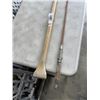 Image 3 : VINTAGE PADDLE AND FISHING ROD