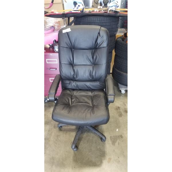HIGHBACK OFFICE CHAIR