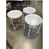 Image 3 : 3 WHITE METAL SIDE TABLES