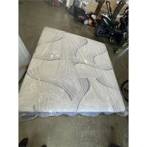 KINGSIZE NOVAFORM MATTRESS
