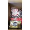 Image 2 : BOX OF EASTERN COLLECTIBLES