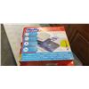 Image 2 : 4 PACKS OF HEFTY 12 PIECE SHRINK PAKS.