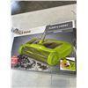 Image 2 : PICK AND SHINE FLOOR SWEEPER