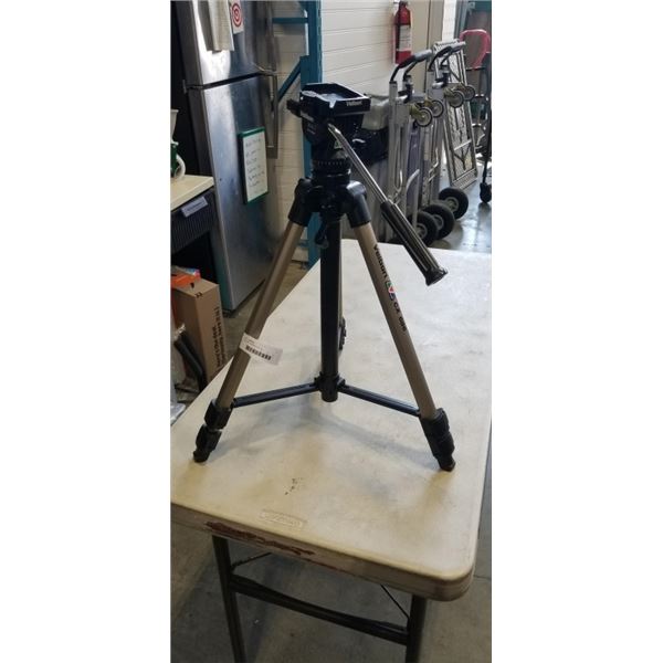 VELBON CAMERA TRIPOD