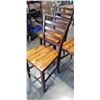 Image 3 : 3 WOOD BAR STOOLS