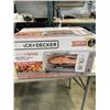 Image 2 : BLACK AND DECKER 4-SLICE AIR FRY TOASTER OVEN - TESTED WORKING, RETAIL $179