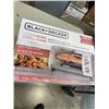 Image 4 : BLACK AND DECKER 4-SLICE AIR FRY TOASTER OVEN - TESTED WORKING, RETAIL $179