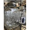 Image 3 : 2 DRINK DISPENSERS AND 5 LARGE MASON JARS