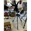 Image 3 : 2 TRIPODS AND ASSORTED NAIL POLISH