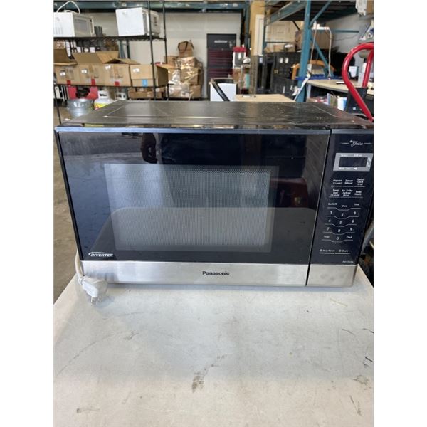 PANASONIC MICROWAVE. WORKING. NN-ST676S